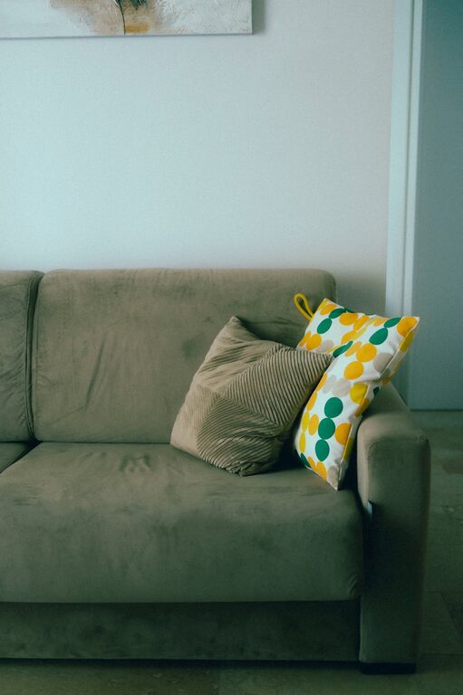 Tips for Creating a Cosy and Inviting Living Room on a Budget